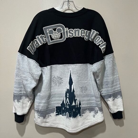2023 Disney World Castle Spirit Jersey Sherpa Oversized Fleece Black White Sz S - Picture 4 of 9
